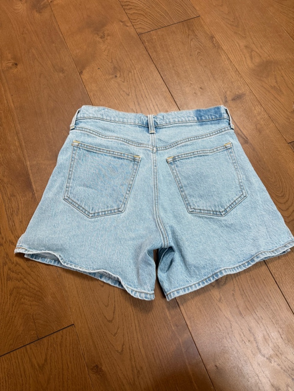 Abercrombie & Fitch High Rise Dad Short - 4 - Picture 2 of 2